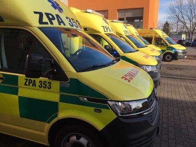Pardubická záchranka má nové sanitky i lékařské vozy v RV systému